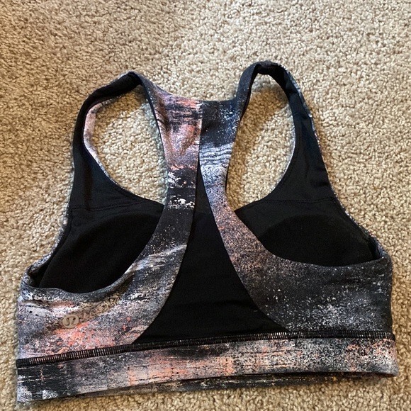 Lululemon multicolored sports bra. Size 6. - Picture 2 of 2